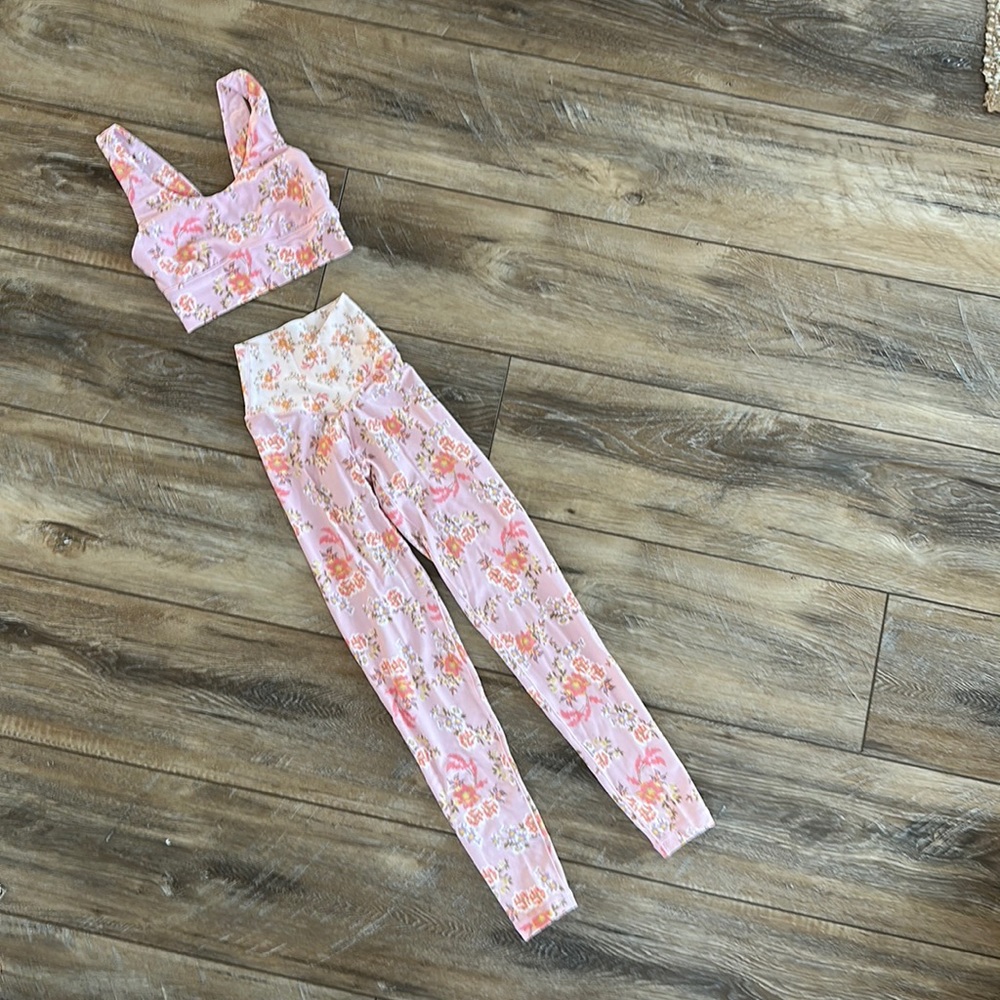 Aerie leggings and sports bra matching set